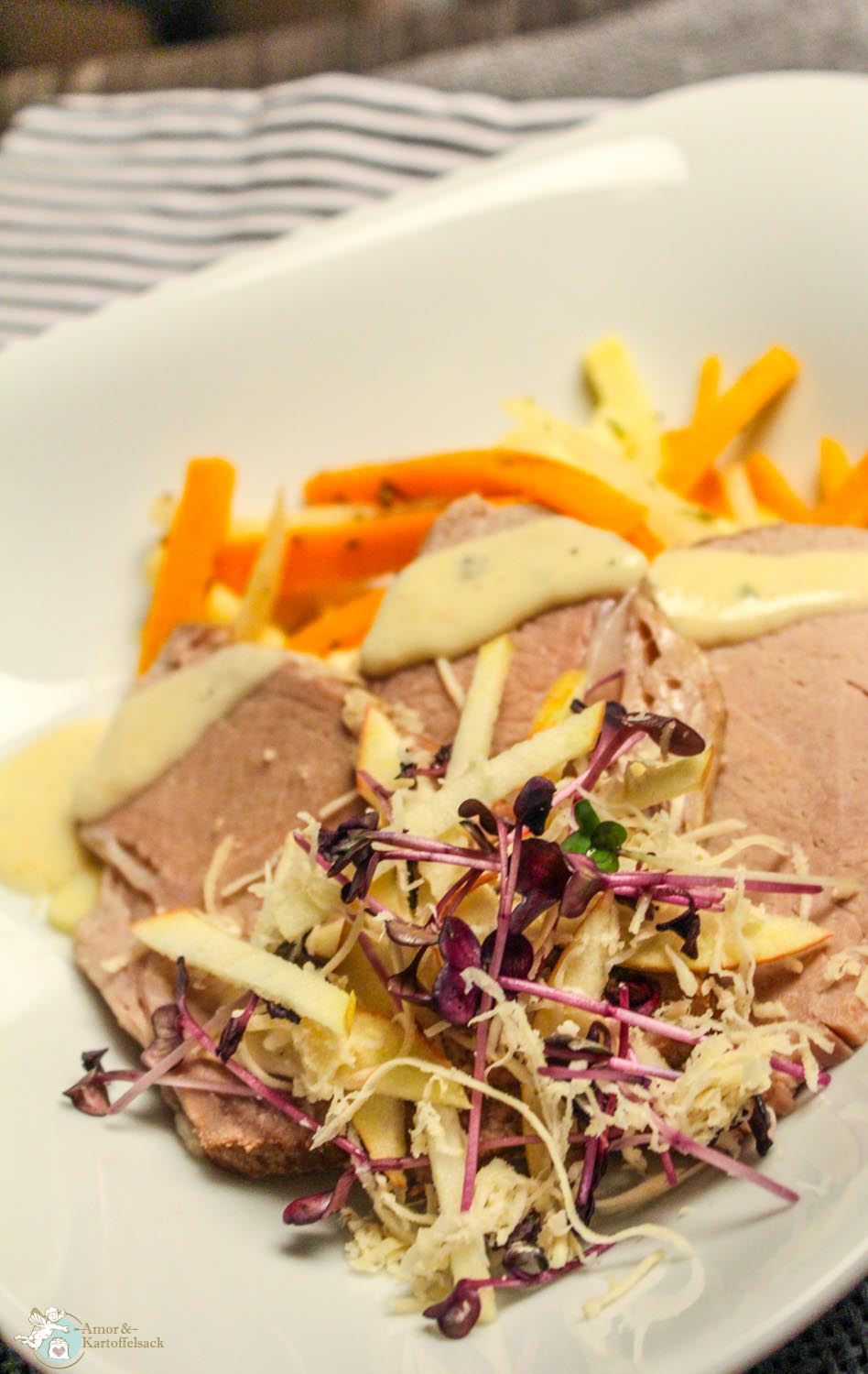 Amor&Kartoffelsack: Tafelspitz mit Wurzelgemüse und Meerrettichsoße Amor&Kartoffelsack: Tafelspitz mit Wurzelgemüse und Meerrettichsoße