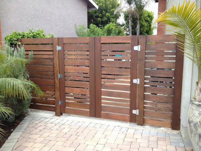 Minimalist House Fence Design border =