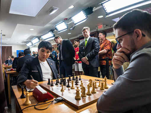 Excellent départ pour le Français Maxime Vachier-Lagrave qui bat Wesley So ronde 1 - Photo © Lennart Ootes Excellent départ pour le Français Maxime Vachier-Lagrave qui bat Wesley So ronde 1 - Photo © Lennart Ootes