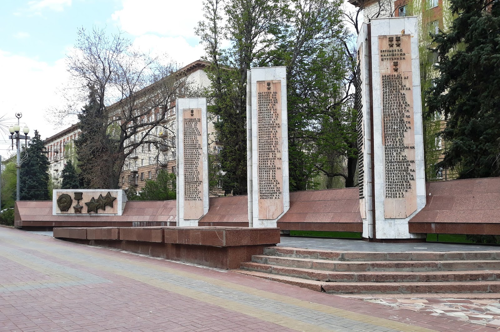 стеллы героев советского союза волгоград. аллея героев описание. волгоград аллея героев советского союза. стелла на аллее героев волгоград. аллея павших героев волгоград.