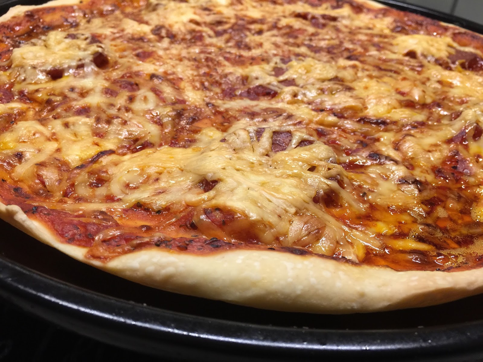 Martina Ziehl Mit Pampered Chef Pizza Vom Rockcrok Grillstein