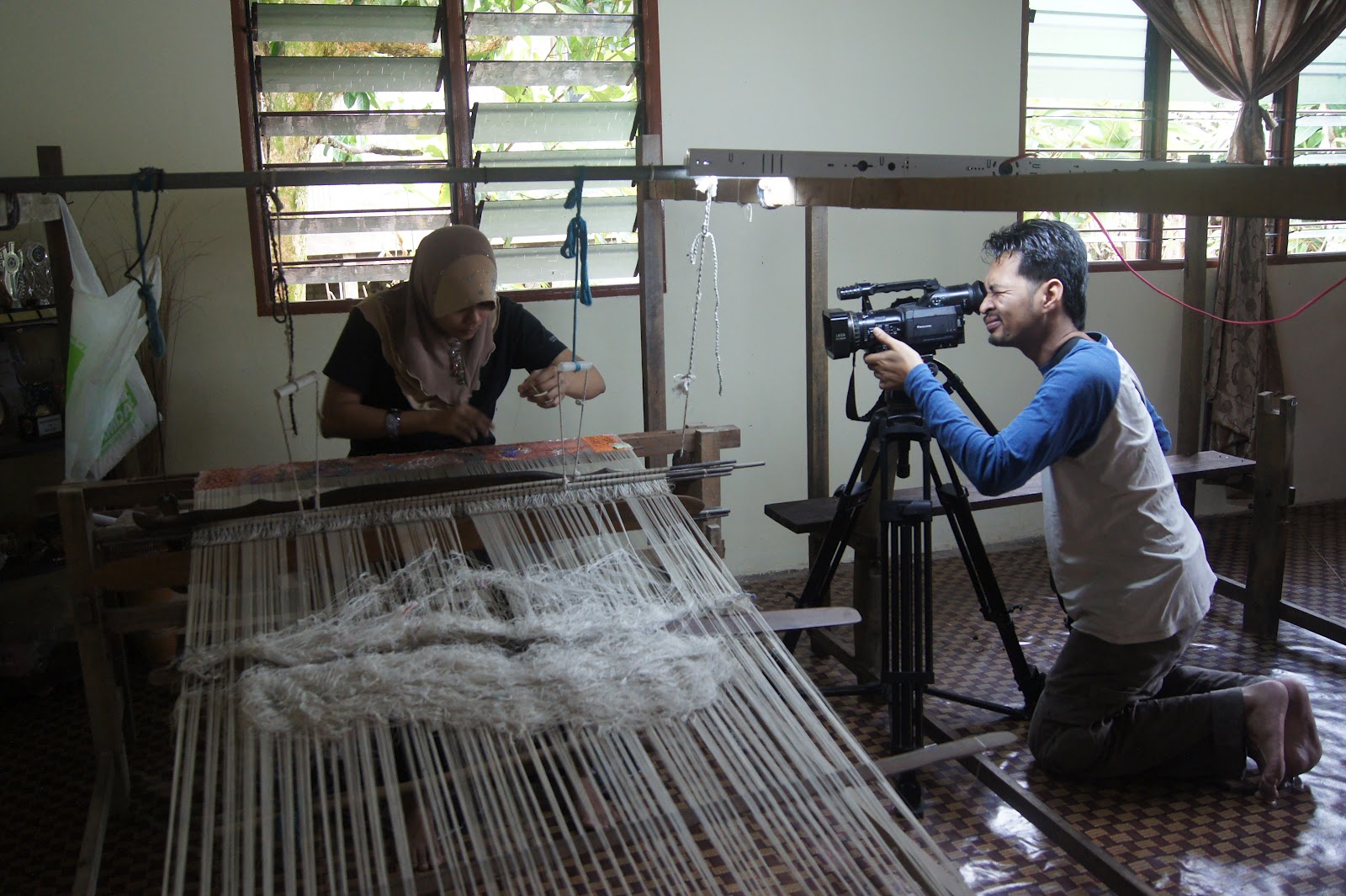LOKASI KILANG TENUNAN SONGKET DI KUALA TERENGGANU DAN AKTIVITI HARIAN