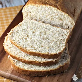 Honey Oat Whole Wheat Bread | by Renee's Kitchen Adventures -Great healthy recipe for an easy whole grain bread that bakes up soft and delicious! Pair it with soup for the perfect winter dinner. #EatLightEatRight ad