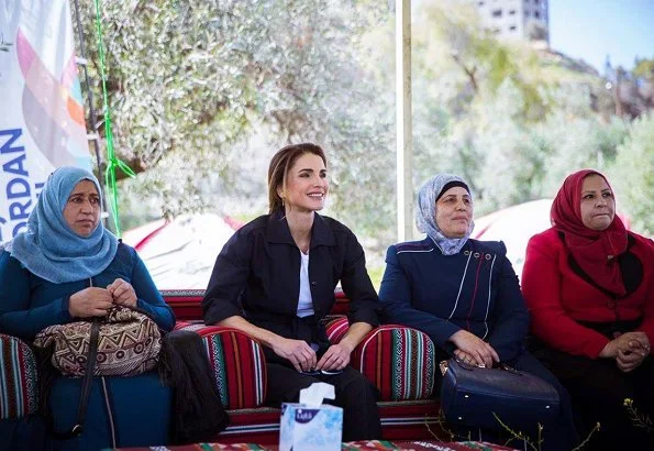 Queen Rania joined hikers in the village of Rmeimeen to take part in the Jordan Trail’s second annual Thru-Hike