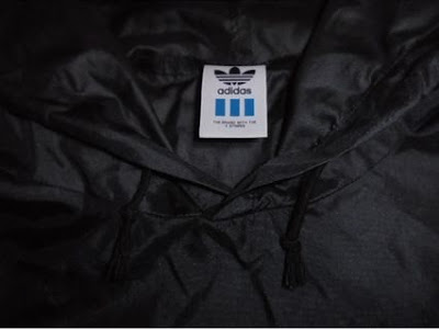 襟元 ロゴタグ 襟元 ロゴタグ