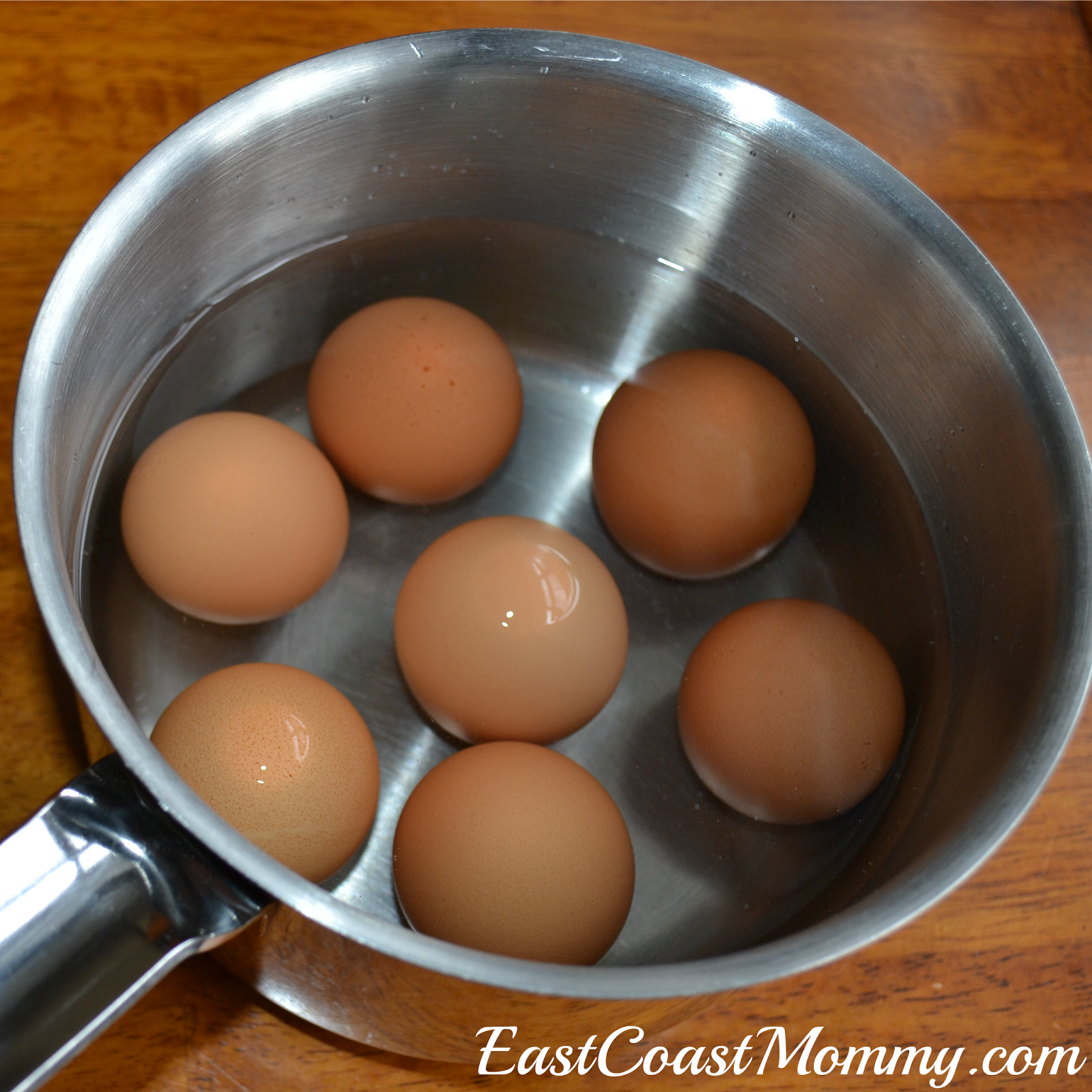 East Coast Mommy Perfectly Cooked (and Peeled) Hard Boiled Eggs
