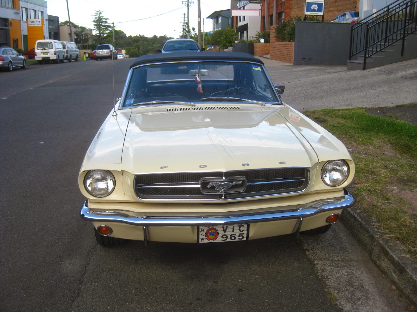 Aussie Old Parked Cars: 1965 Ford Mustang 289 Convertible