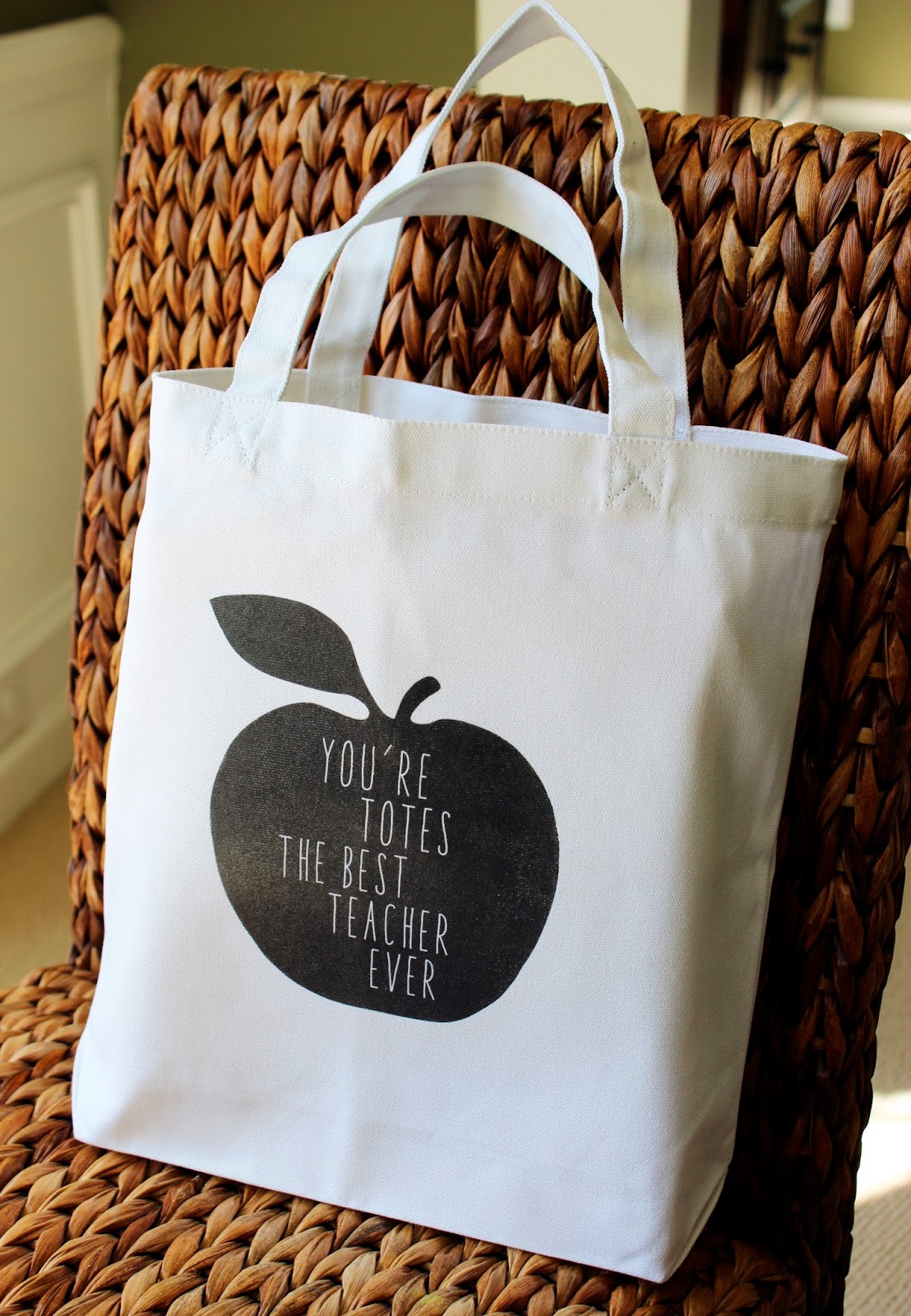 love and lion: TEACHER&#39;S TOTE BAG - FREE DOWNLOAD