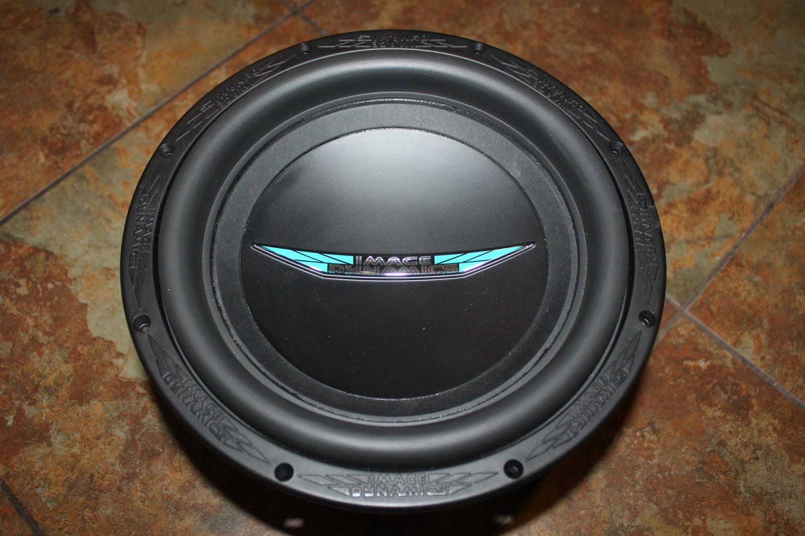 Stereowise Plus Image Dynamics IDMAX10 Car Subwoofer Review