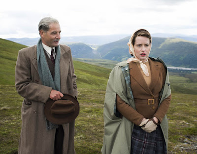 Claire Foy and Jeremy Northam in The Crown (08)