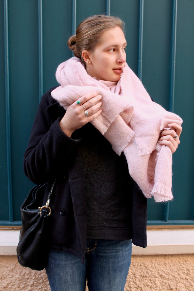 XXL pink scarf, peacoat and jeans in Pairs #ootd