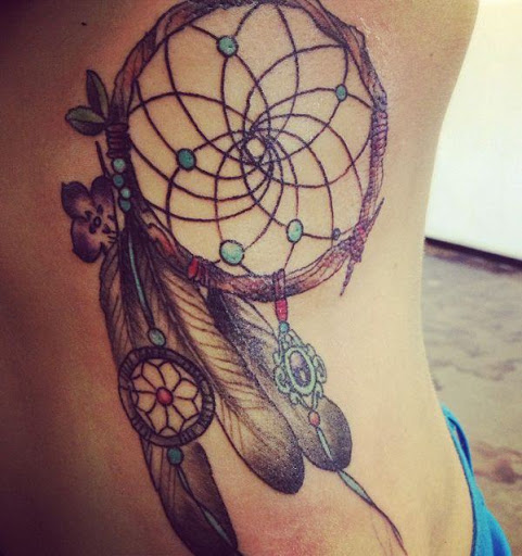 Um dreamcatcher com talismas