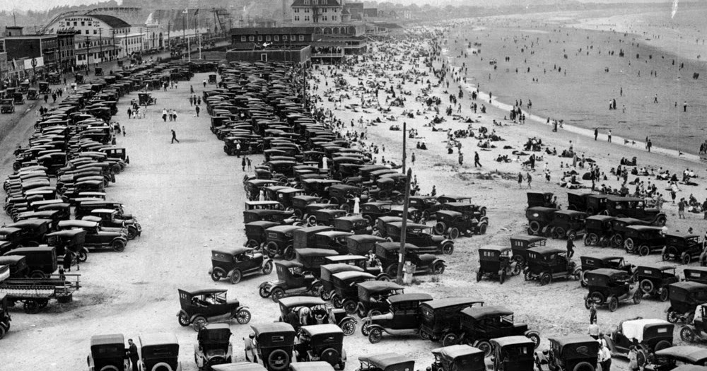 Parked Automobiles Crowd Nantasket Beach In Hull Massachusetts Ca