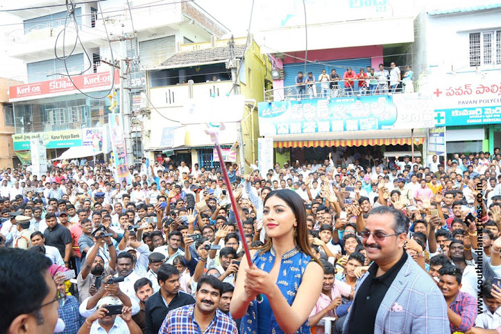 Anu Emmanuel launches B New Mobile Store at Bapatla