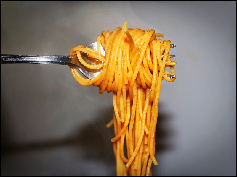 Spaghetti con broccoli, aglio, olio e brodo...