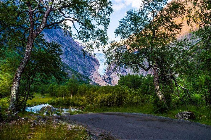 Briksdal Glacier, Pesona Dunia Beku di Norwegia Briksdal Glacier, Pesona Dunia Beku di Norwegia
