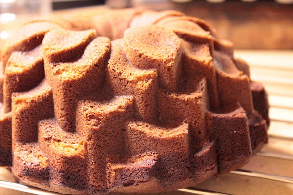 Bundt cake marmolado de café y nueces