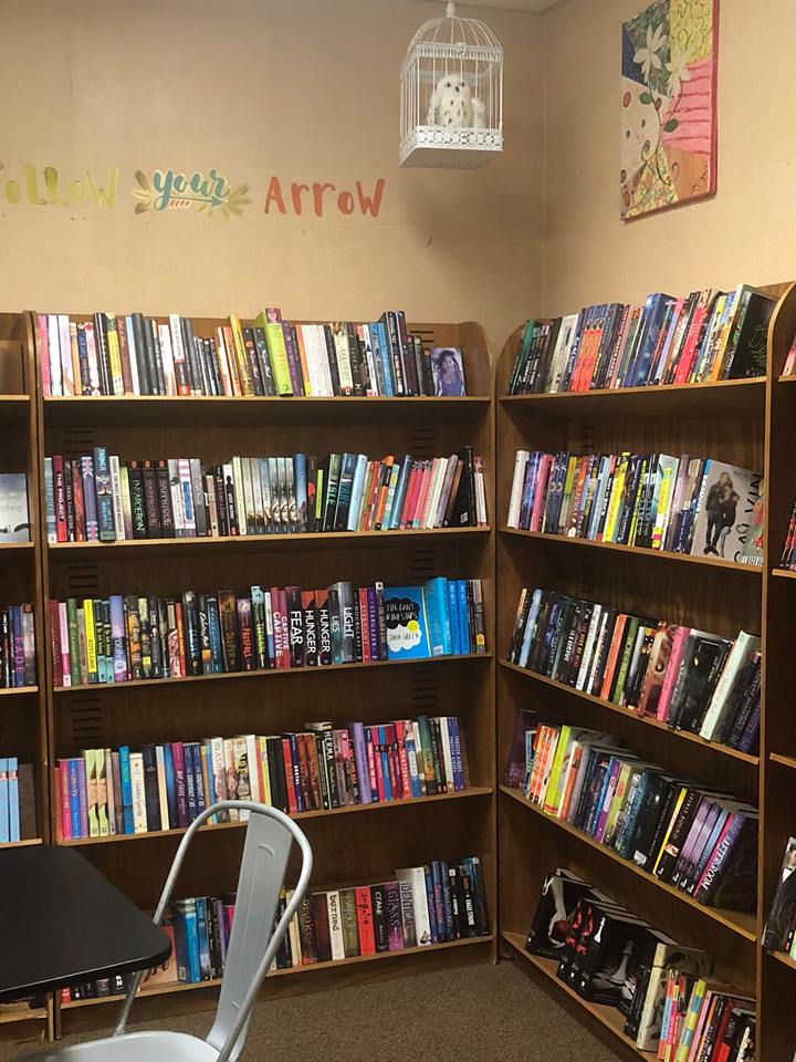 Book Rack Used Books PHOTO GALLERY