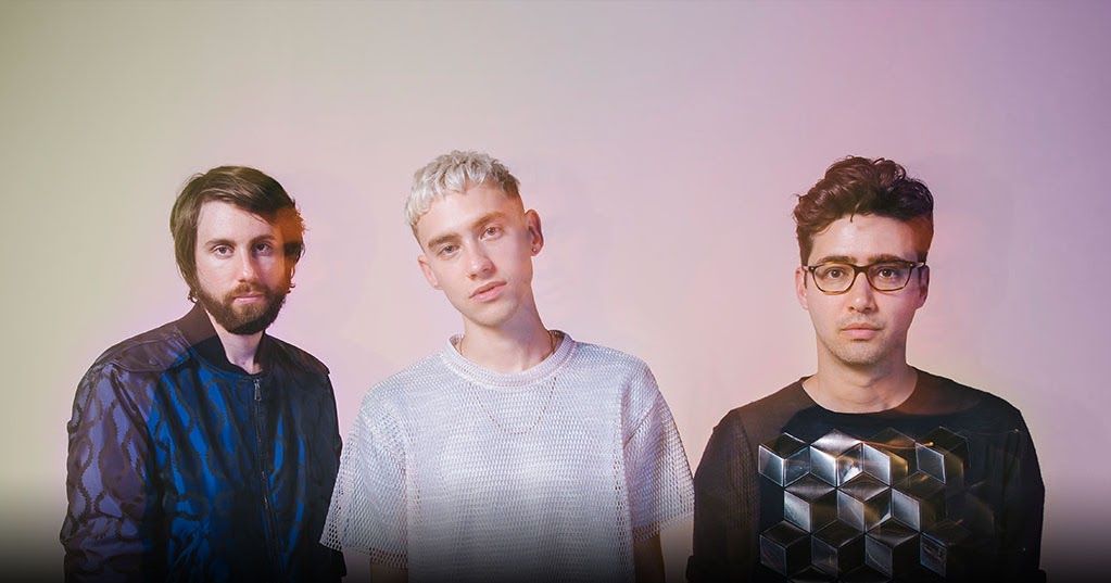 Years and years 2022. Олли years and years. Years and years обложка. Annum группа. Олли years and years.