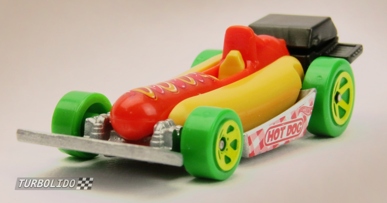 TURBOLIDO Cars HOT WHEELS STREET WIENER Hot Dog Car / HW DTX19
