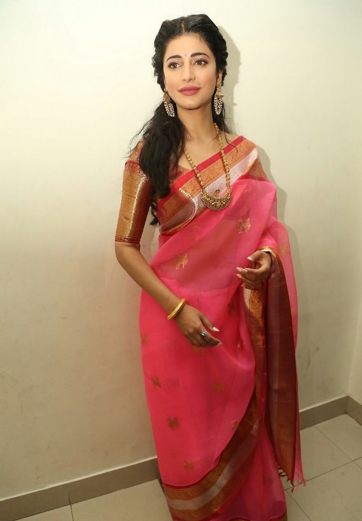 Actress Shruti Haasan Stills In Traditional Red Saree