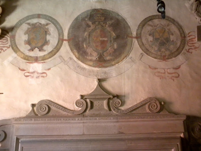 frescoed medallions in Pieve Santo Stefano town hall
