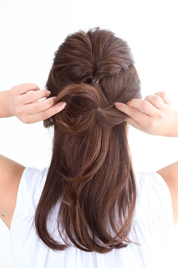 Bộ sưu tập những kiểu tóc đơn giản tuyệt đẹp chỉ trong 5 phút Bộ sưu tập những kiểu tóc đơn giản tuyệt đẹp chỉ trong 5 phút