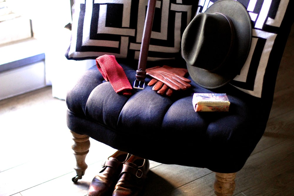 BLOG-MODE-HOMME_THE-KOOPLES-Coat_UNIQLO-Sweater_ASOS-CHINO_CELINE-Shoes_FEDORA-Hat_Oliver-Peoples-Sunglasses_PARIS-MENSFASHION