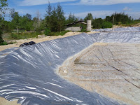 Bagaimana Cara Memasang Plastik Mulsa Untuk Kolam Tambak? Bagaimana Cara Memasang Plastik Mulsa Untuk Kolam Tambak?