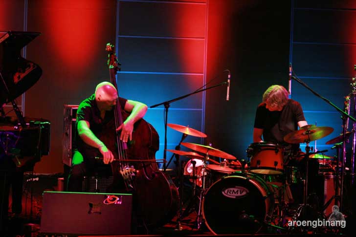 dan burglund konser e.s.t jakarta