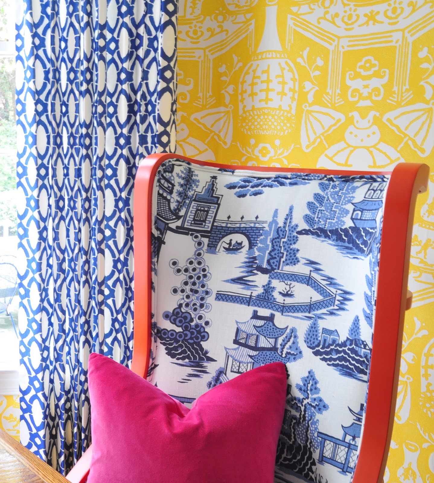 the pink clutch Decorating with DecoratorsBest