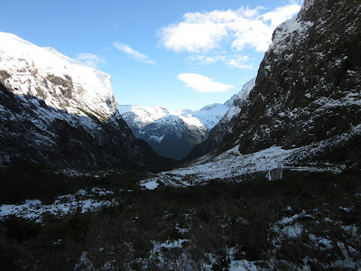 Paso de montaña. Parque Nacional Fiordland, Nueva Zelanda Paso de montaña. Parque Nacional Fiordland, Nueva Zelanda