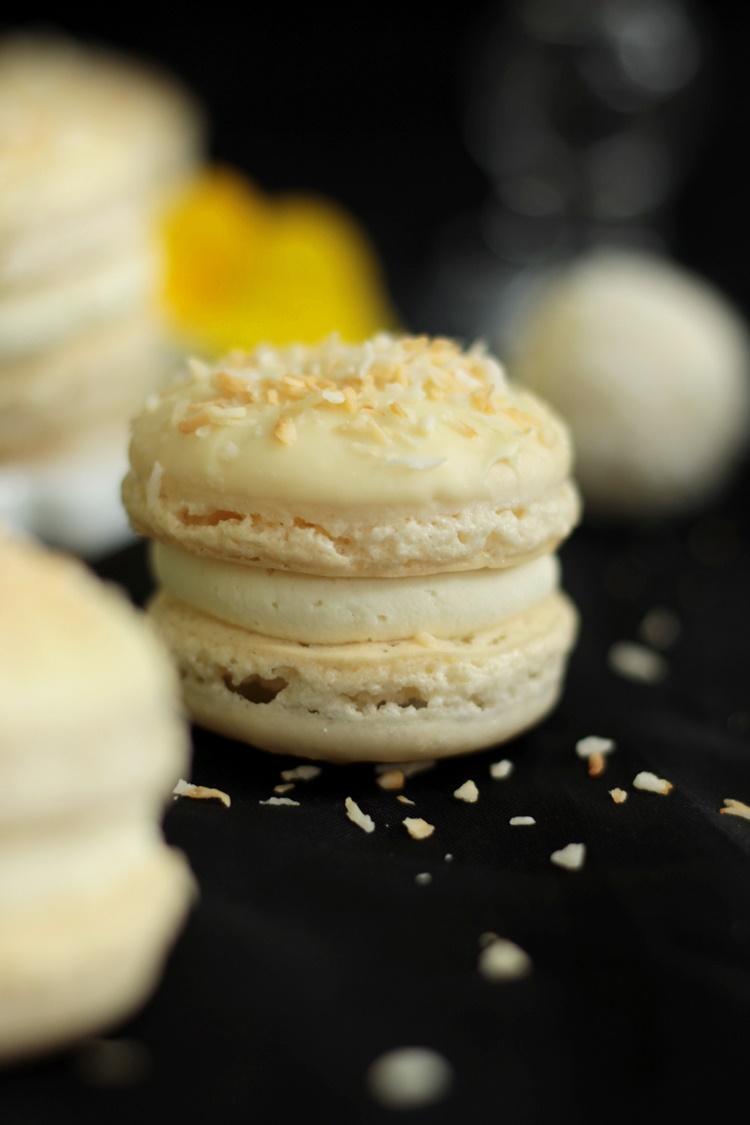 Macarons à la Raffaello [Kokos trifft weiße Schokolade und eine ...
