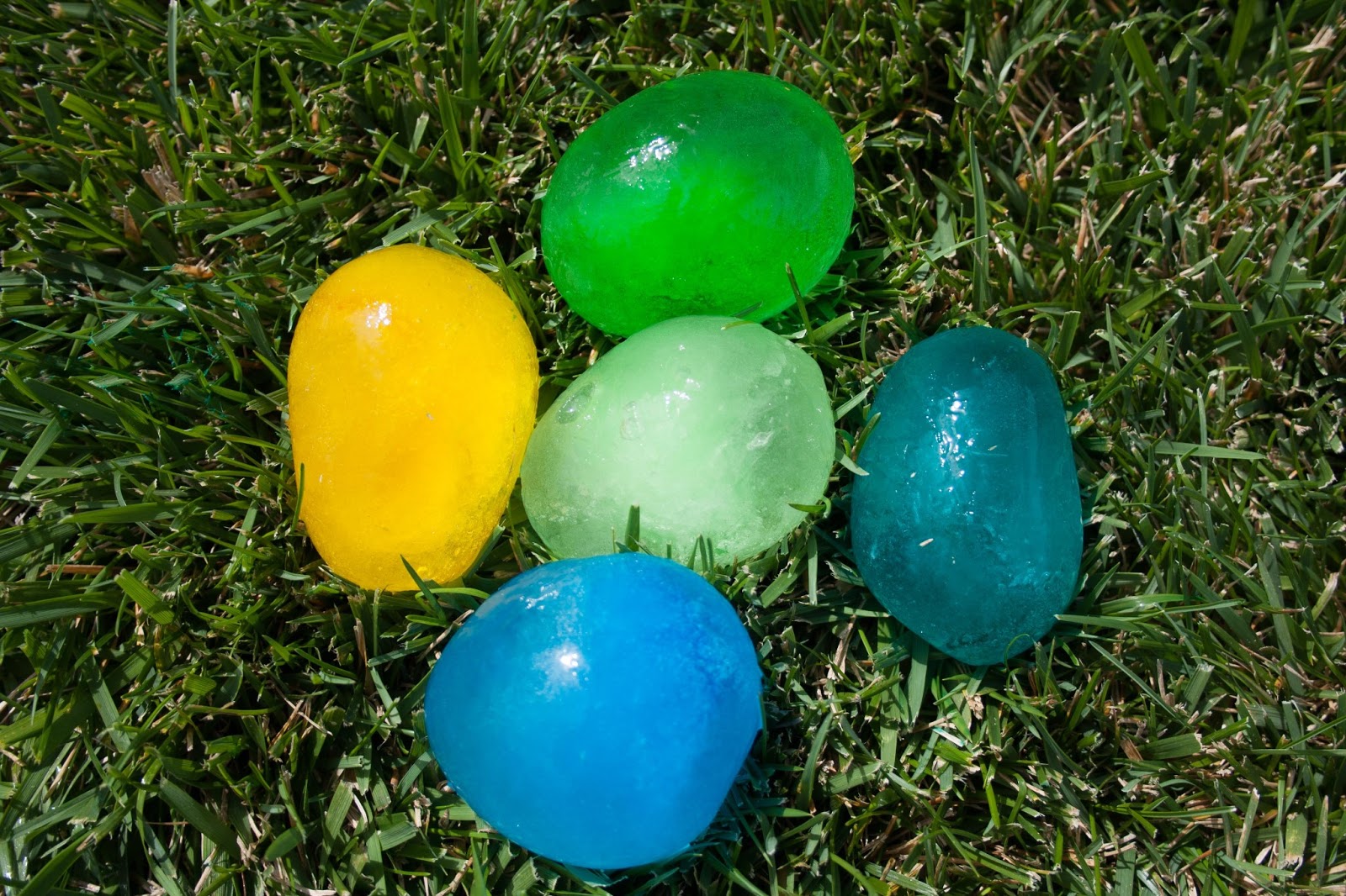 Richard Sollorz Photography: Ice Eggs in time for Easter