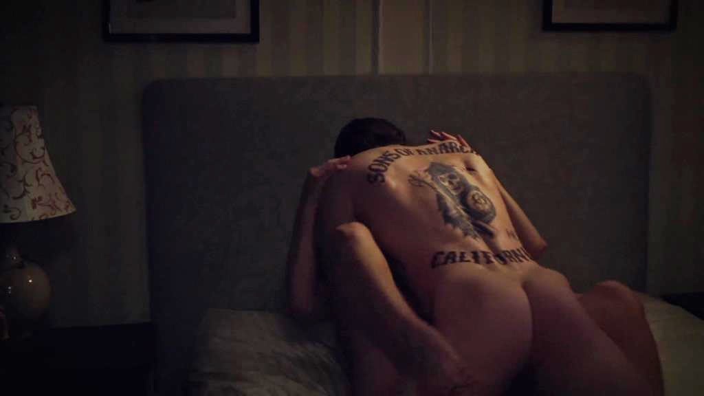 Charlie Hunnam naked bum in Sons Of Anarchy-clip 5! 