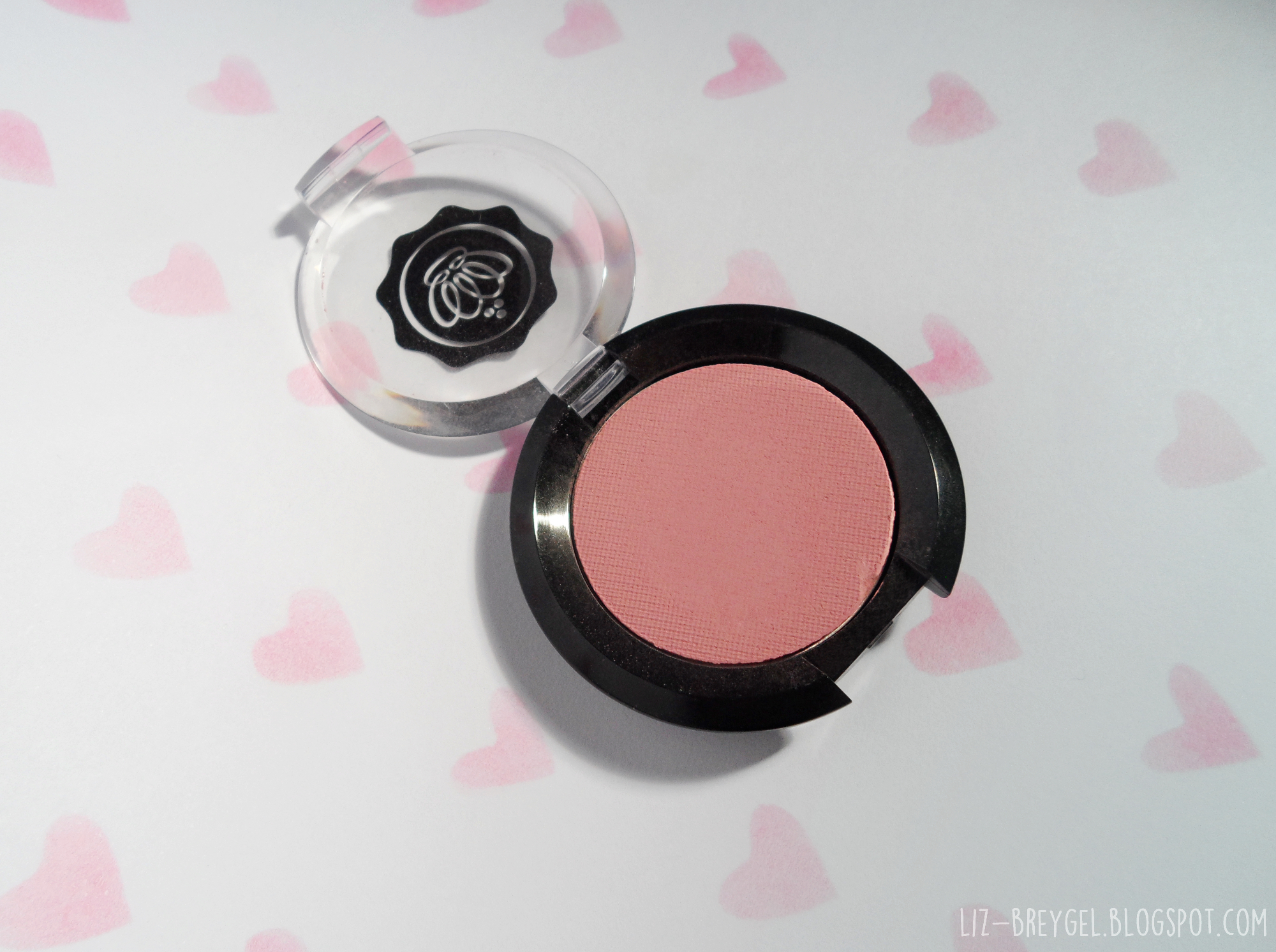 glossy box blush for light complexion unboxing and review with pictures and swatches by blogger