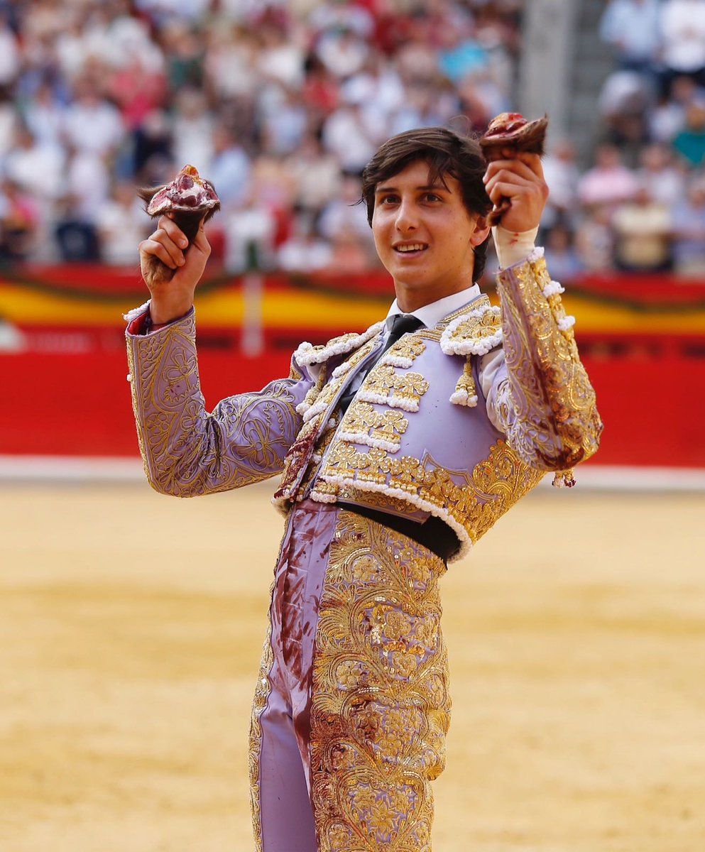 Plaza de Toros Peru Andres Roca Rey corta su teres orejas en Granada