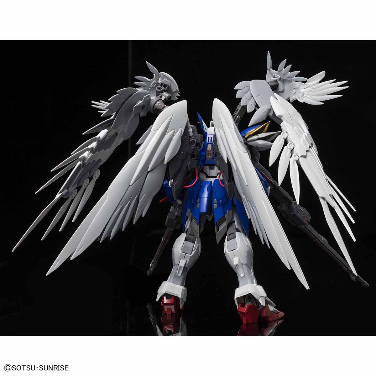 Hi-Resolution Model 1/100 Wing Gundam Zero Custom EW Ver.