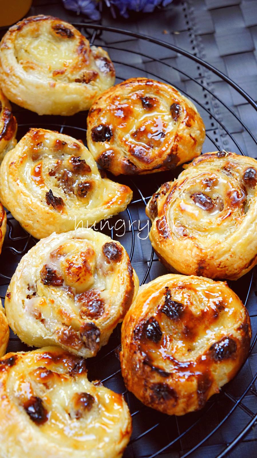 Kitchen Stories Cream & Raisin Puff Pastry Rolls