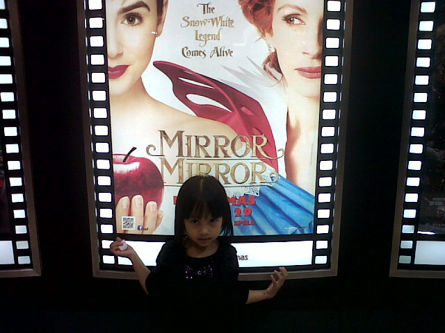 Mummy Chubby: :: Movie #6 ~ Mirror Mirror