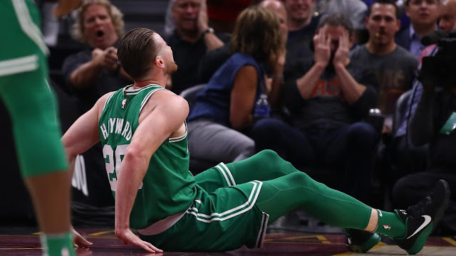 Gordon Hayward dari Boston Celtics Cedera Pergelangan Kaki Retak Pada Pembuka Musim Gordon Hayward dari Boston Celtics Cedera Pergelangan Kaki Retak Pada Pembuka Musim