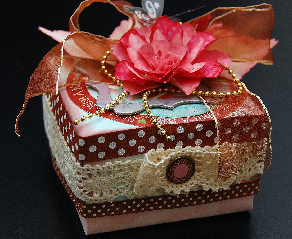 Scrapperlicious Valentine Gift Box