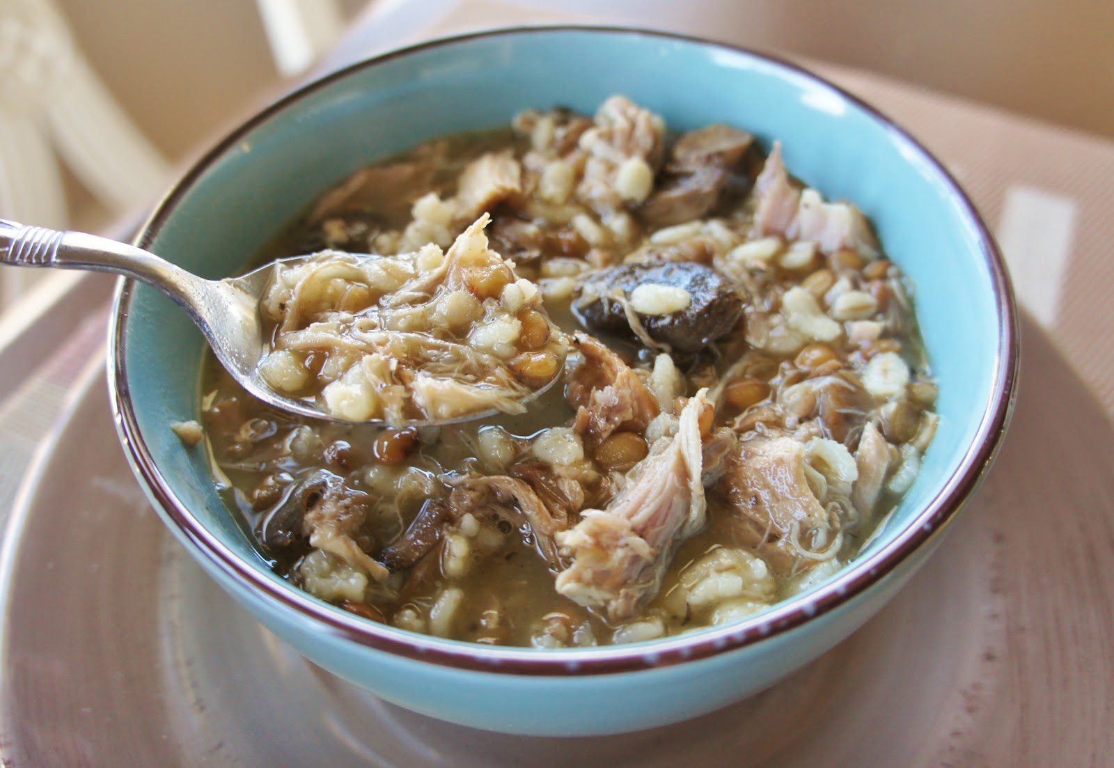 Перловка с курицей и грибами