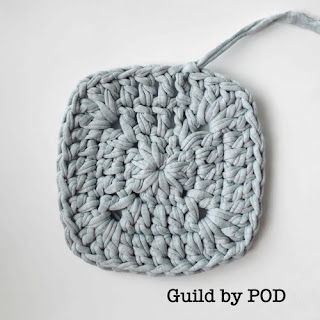 Guild by POD/毛糸ズキ！Tシャツヤーン SmooTee100で編む アフリカンフラワーモチーフのバッグ