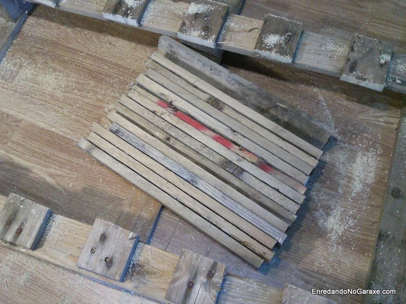 Madera de palet cortado son sierra de vaivén, enredandonogaraxe.com