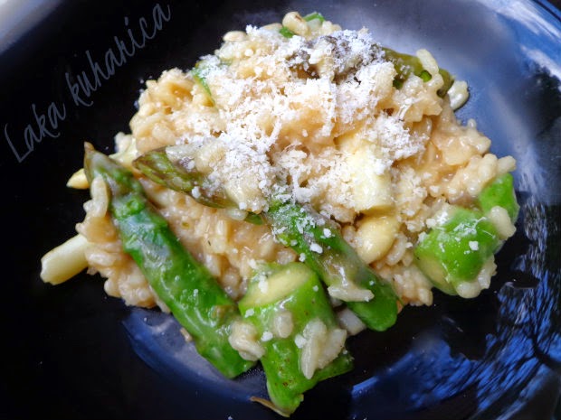 Rižoto sa šparogama ☆ Asparagus risotto Asparagus risotto by Laka kuharica: creamy risotto full of simple, clean flavors.