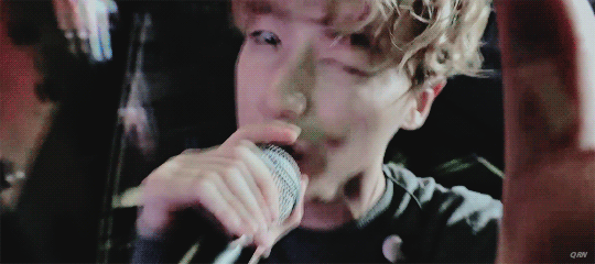 아이콘 무대에서 유독 시선강탈 쩌는 멤버 | 인스티즈