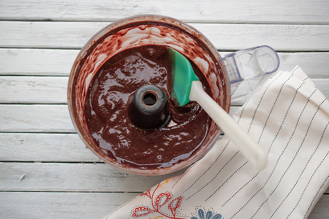 Chocolate Date Smoothie Bowl mixture in food processor
