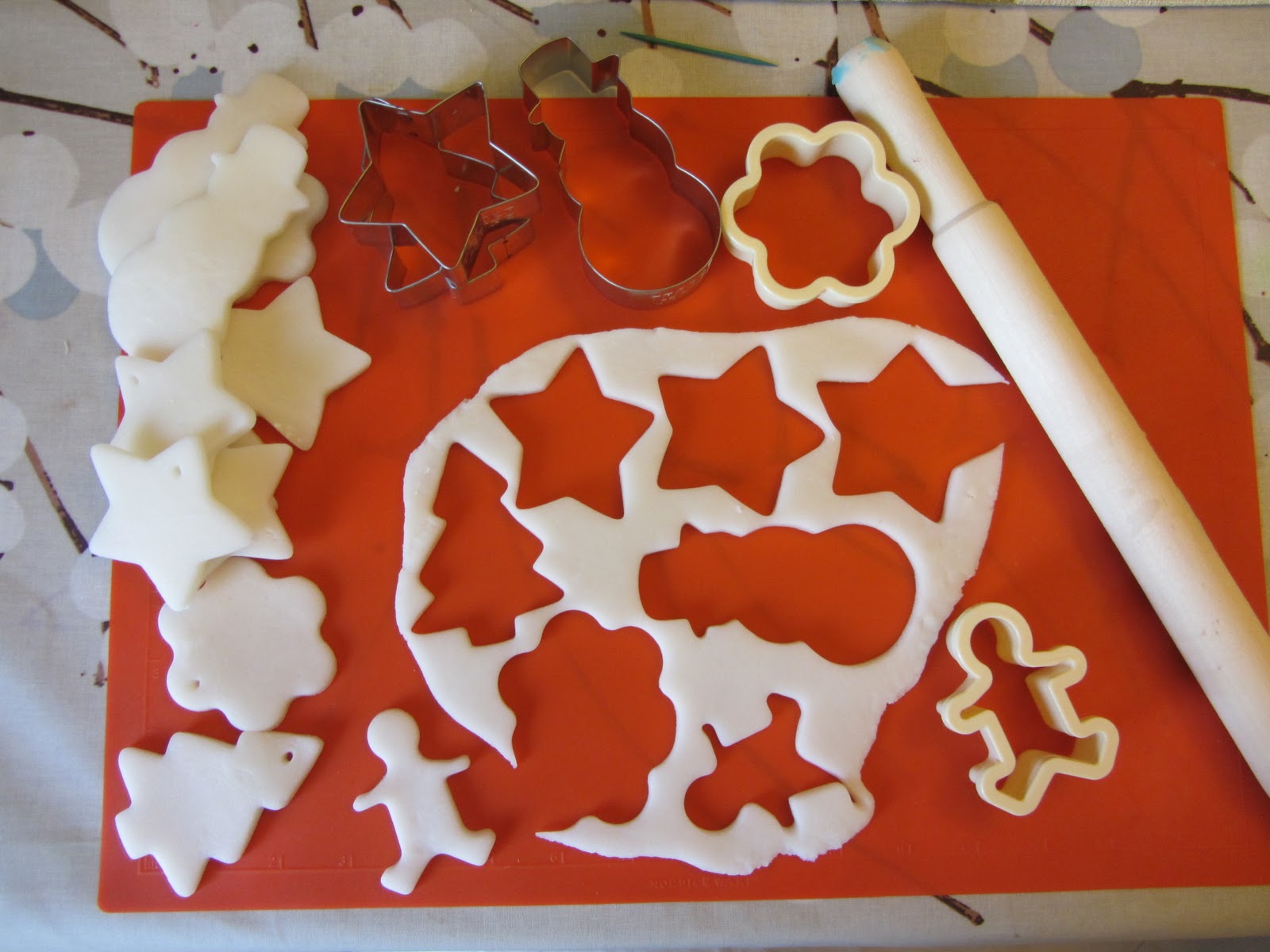 Christmas ornament to make get allergy wise: Good Ol' Homemade Dough Ornaments