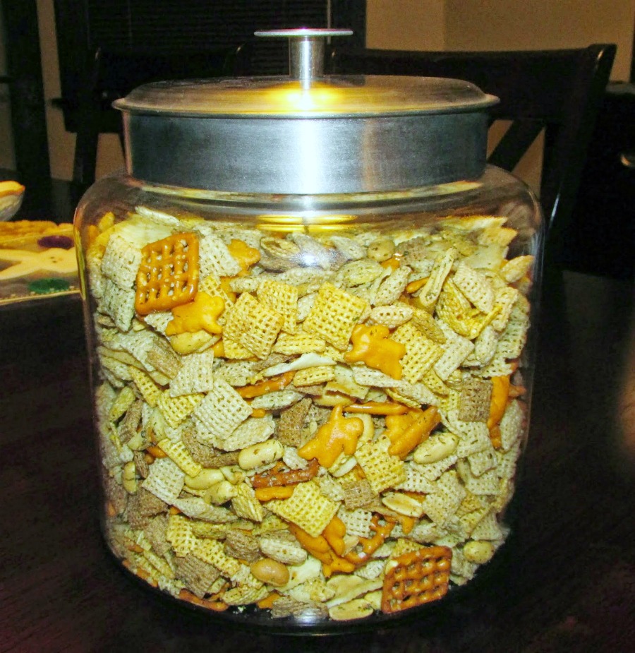 Cooking With Carlee Dilly Ranch Snack Mix Made by MiMi